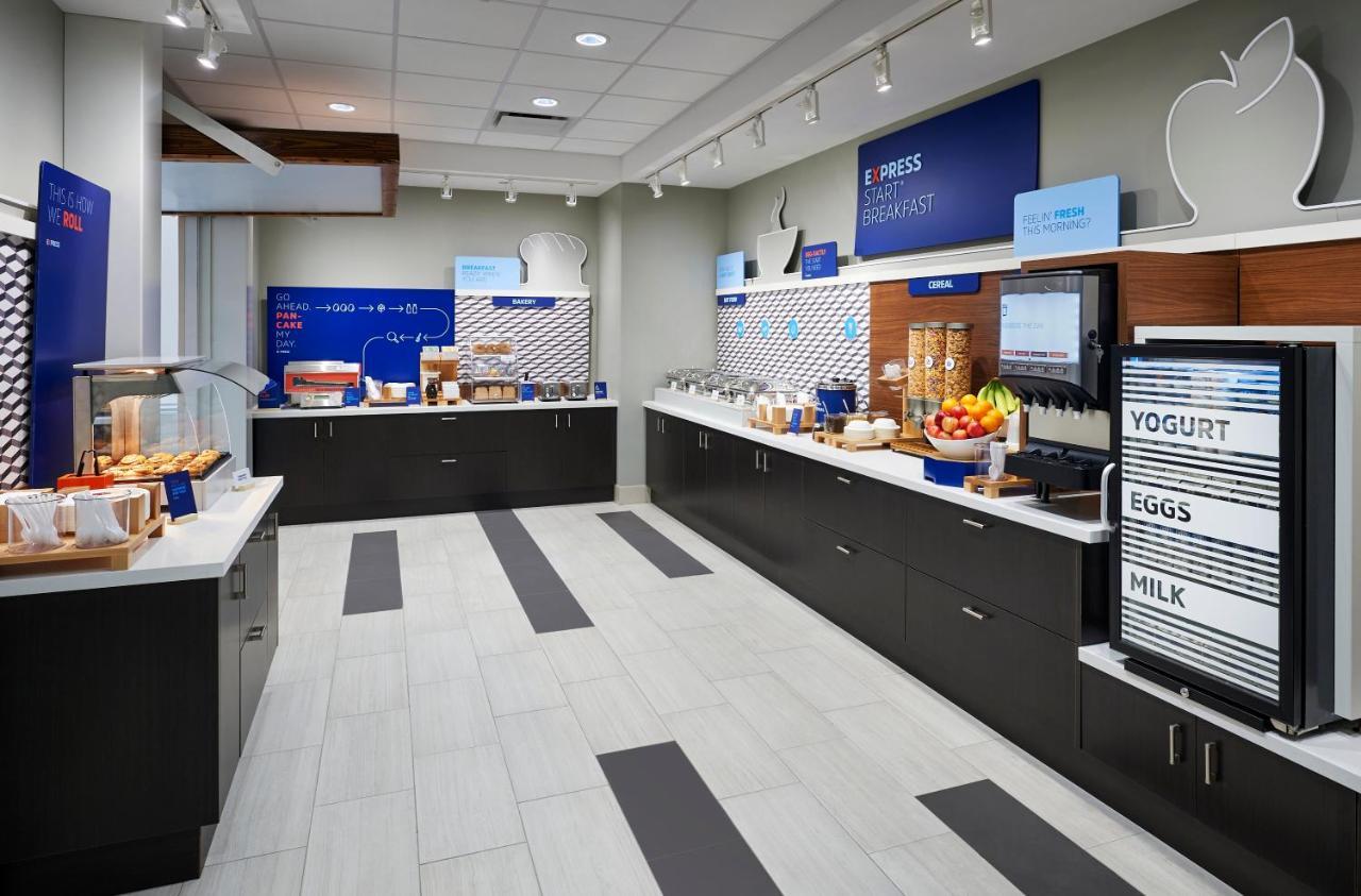 Holiday Inn Express & Suites Windsor East - Lakeshore By Ihg Tecumseh Buitenkant foto