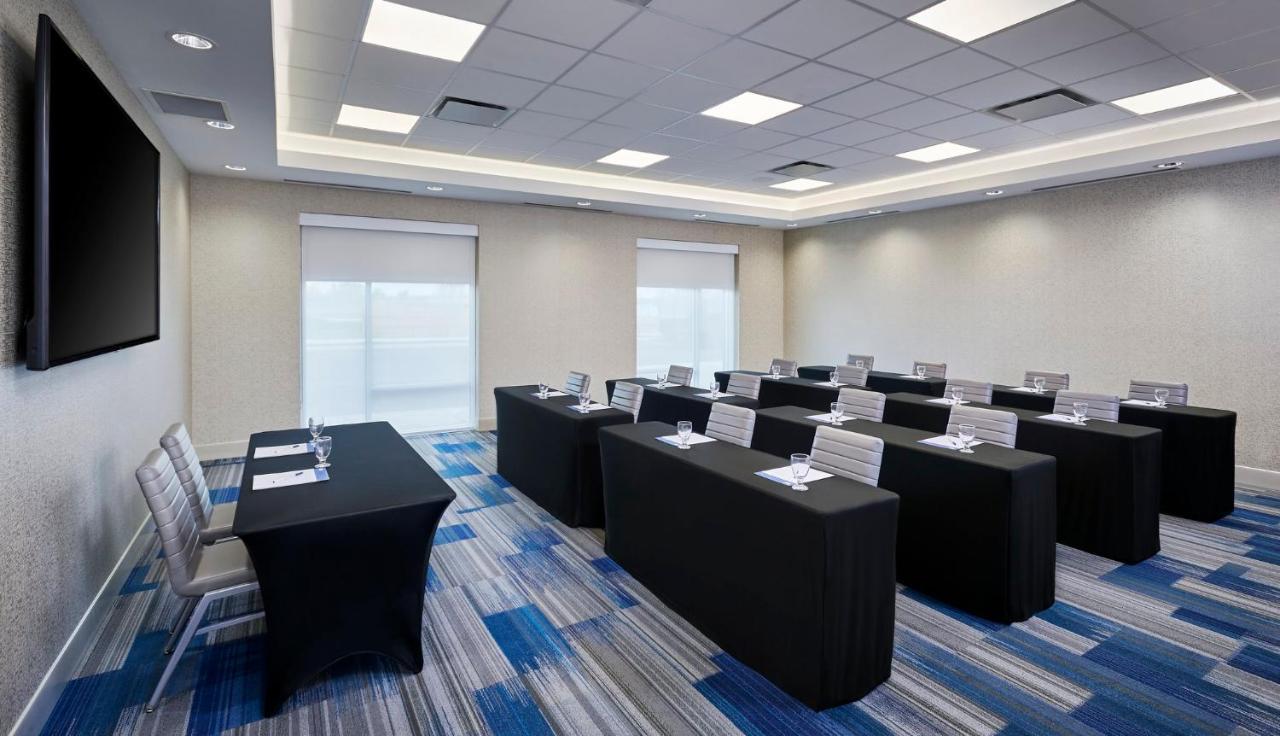 Holiday Inn Express & Suites Windsor East - Lakeshore By Ihg Tecumseh Buitenkant foto